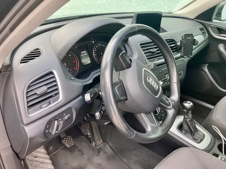 Audi Q3 2015 photo 2