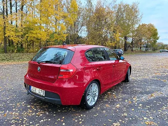 BMW 118D 2009 photo 2