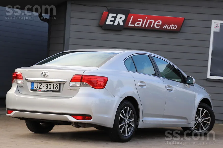 Toyota Avensis 2015 photo 3
