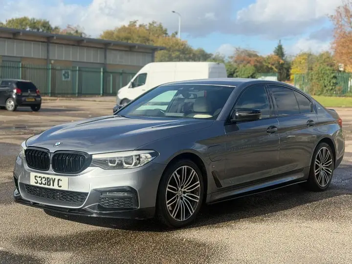 BMW 5 Series 2019 photo 3