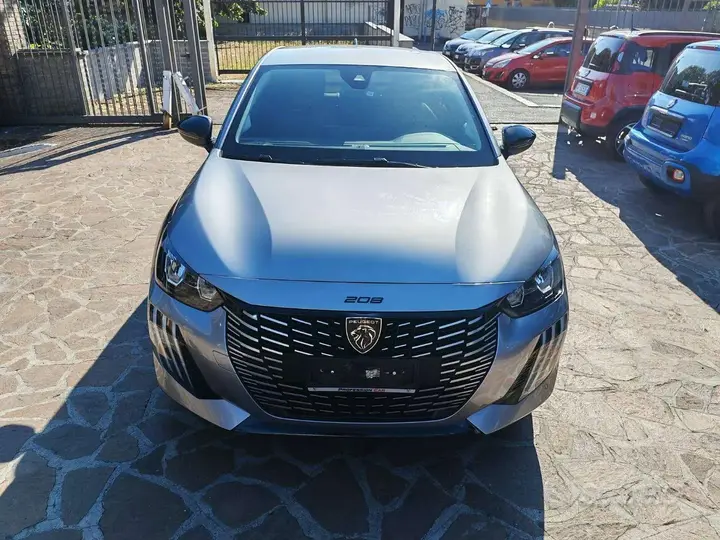 Peugeot 208 2025 photo 2
