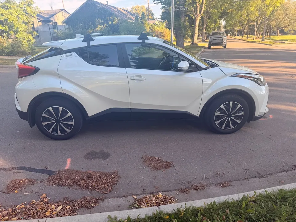 Toyota C-Hr 2021 photo 2