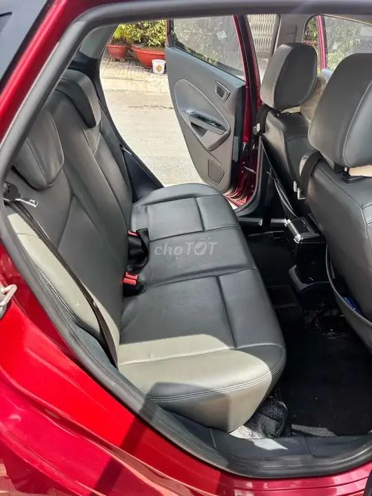 Ford Fiesta 2011 photo 3