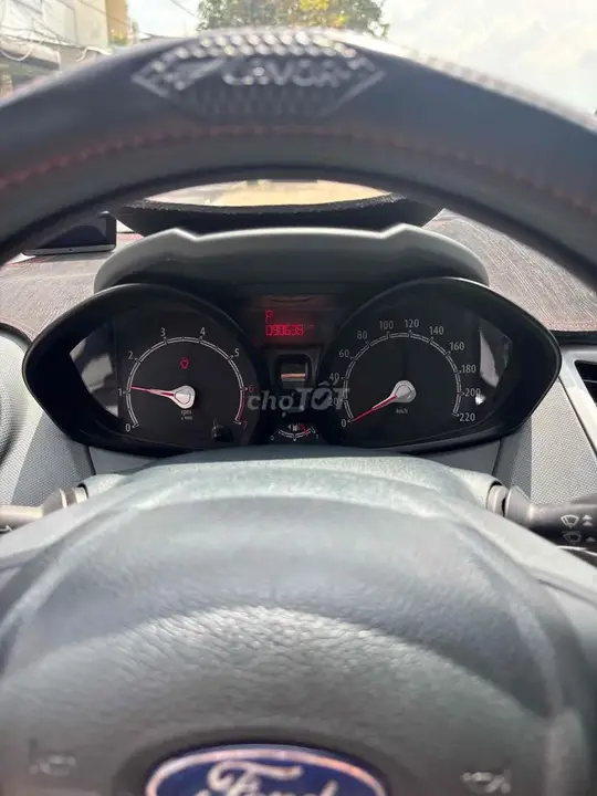 Ford Fiesta 2011 photo 4