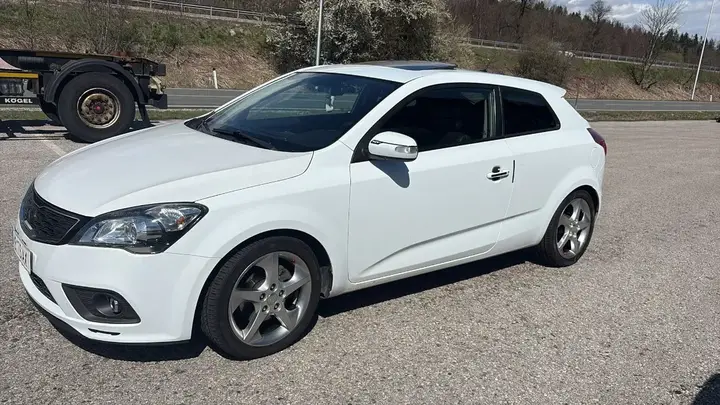 Kia Proceed 2011 photo 3