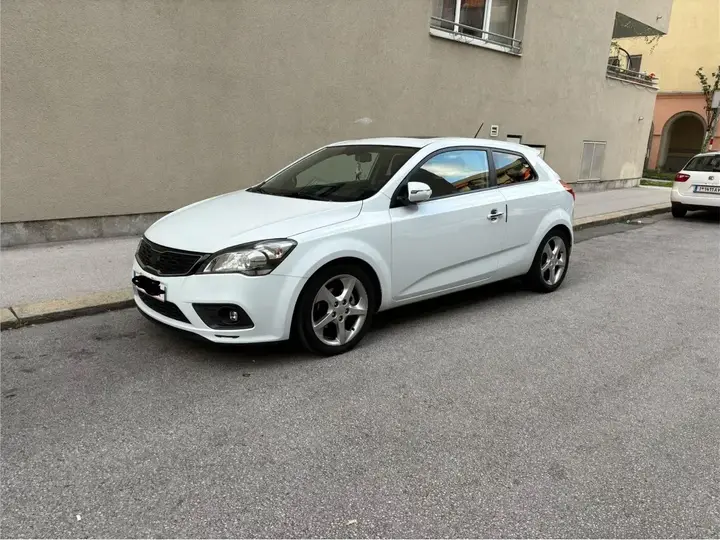 Kia Proceed