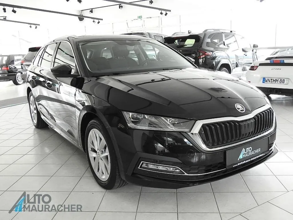 Skoda Octavia 2023 photo 2