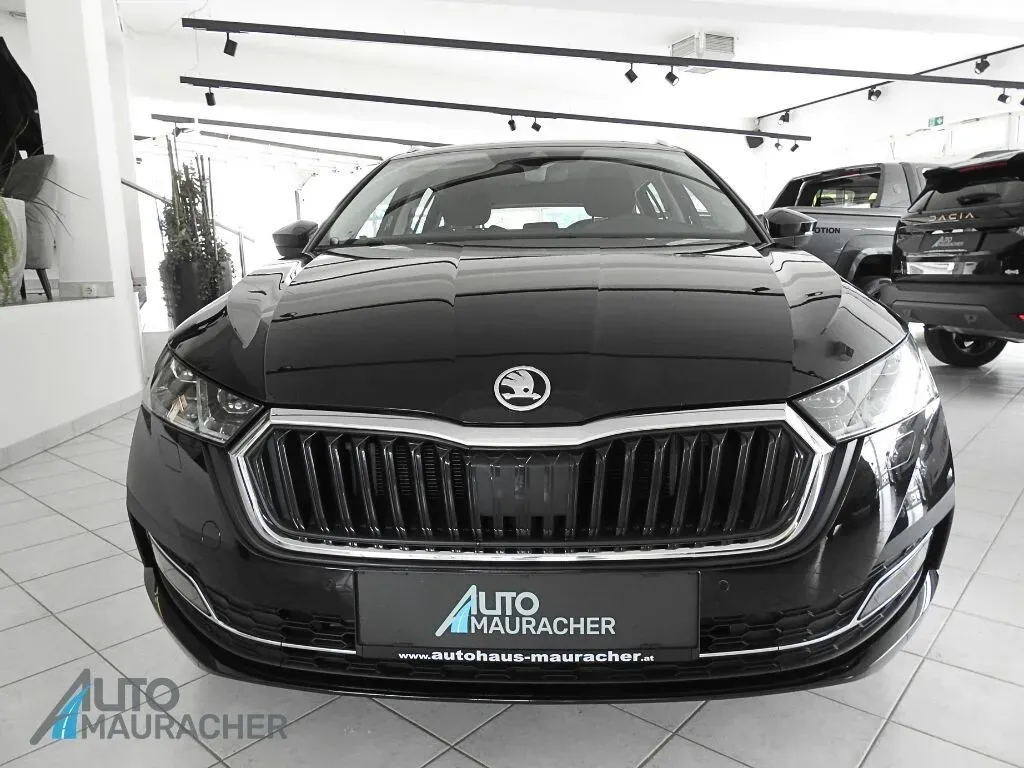 Skoda Octavia 2023 photo 3