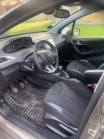 Peugeot 208 2014 photo 4