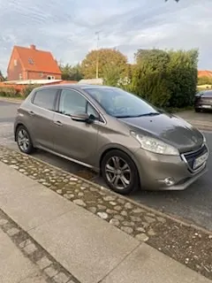 Peugeot 208 2014 photo 2