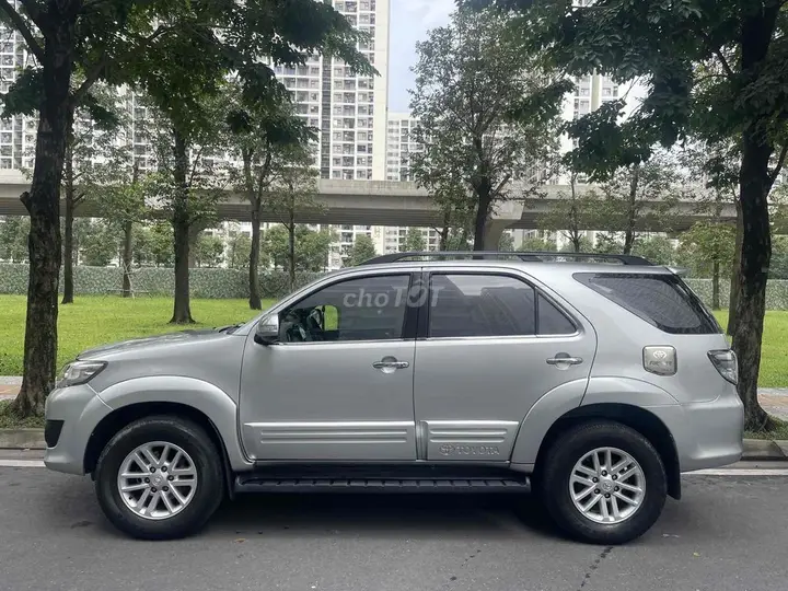 Toyota Fortuner 2012 photo 5