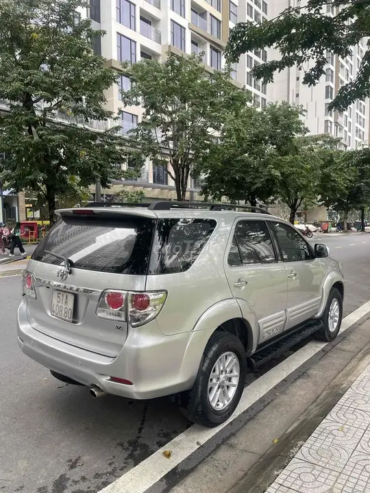 Toyota Fortuner 2012 photo 3