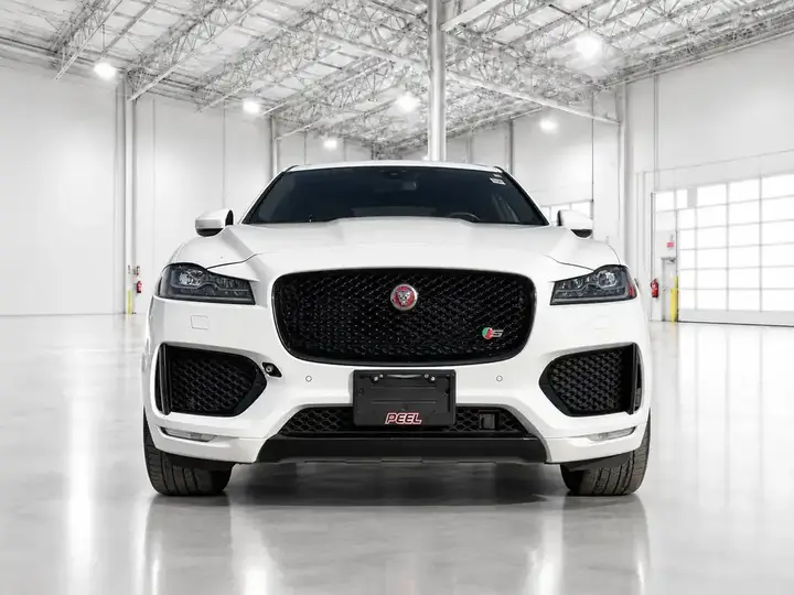Jaguar F-Pace 2017 photo 3