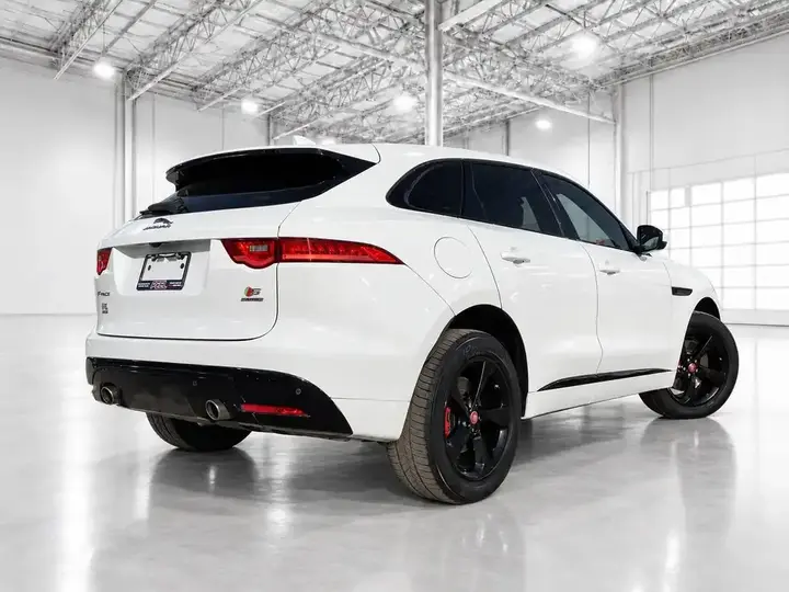 Jaguar F-Pace 2017 photo 5