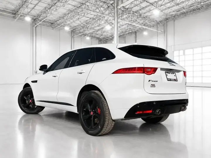 Jaguar F-Pace 2017 photo 4
