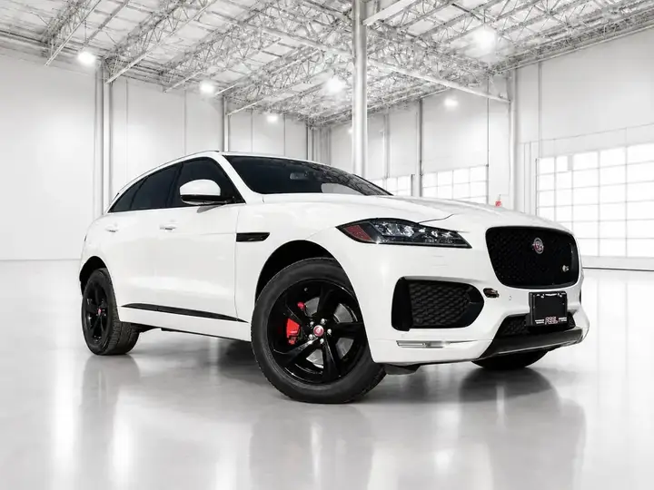 Jaguar F-Pace 2017 photo 2