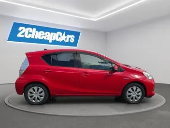 Toyota Aqua 2013 photo 5