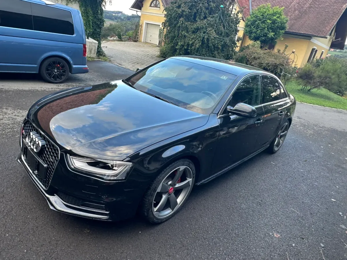 Audi A4 2012 photo 3