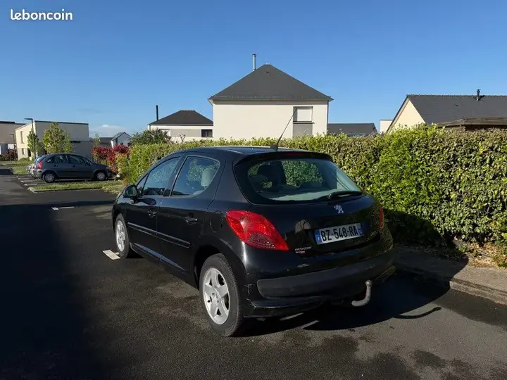 Peugeot 207 2007 photo 2