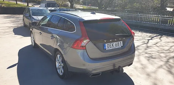 Volvo V60 2017 photo 2