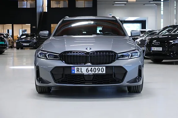 BMW 330E 2023 photo 3