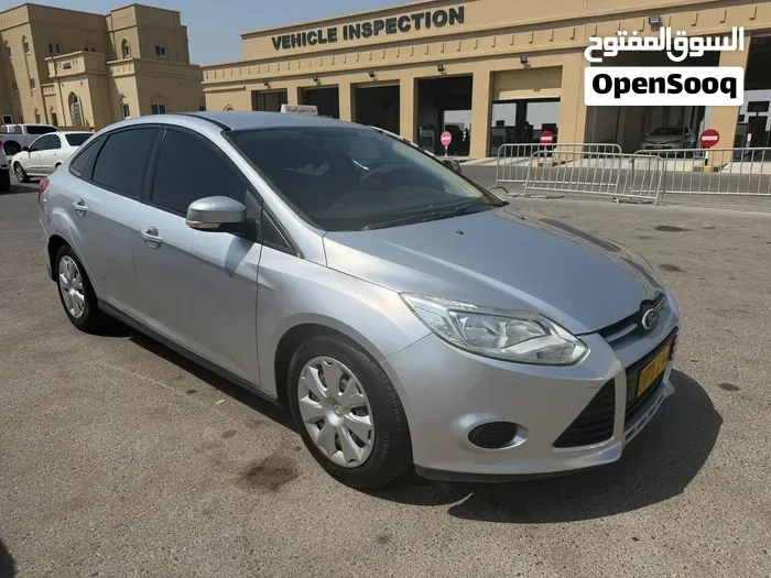 Ford Focus 2012 photo 2
