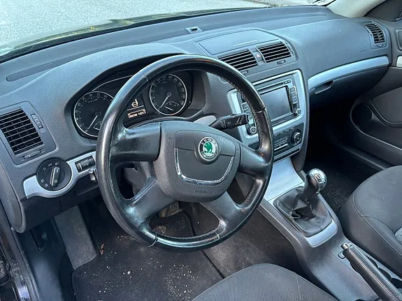 Skoda Octavia 2009 photo 4