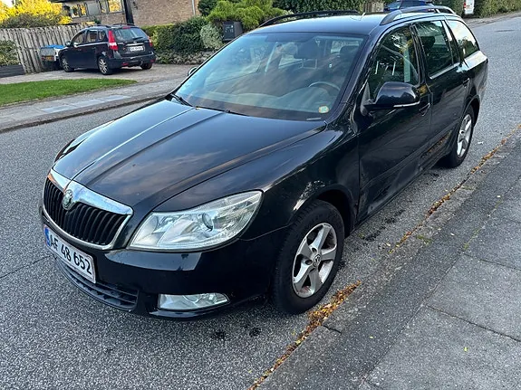 Skoda Octavia 2009 photo 2