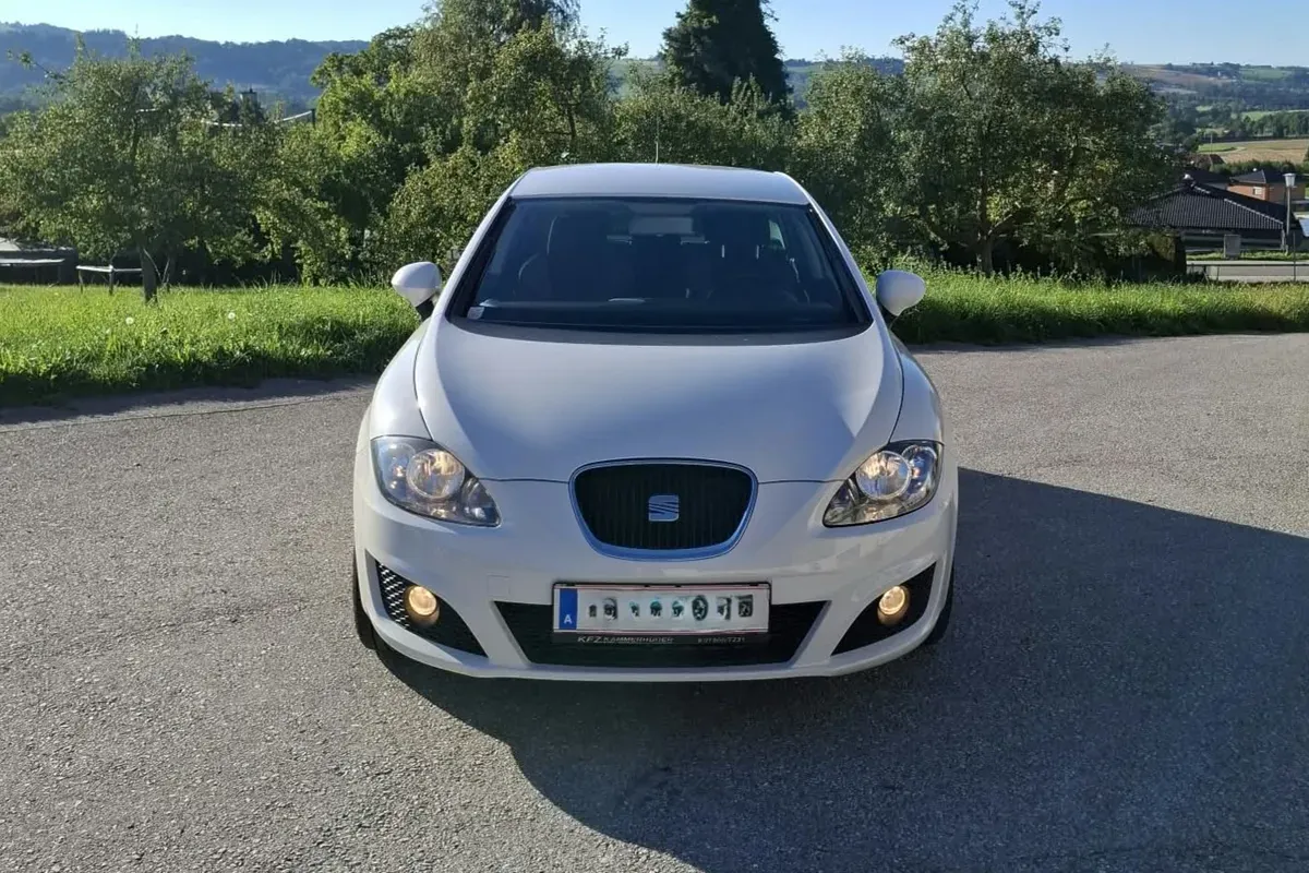 Seat Leon 2010 photo 2