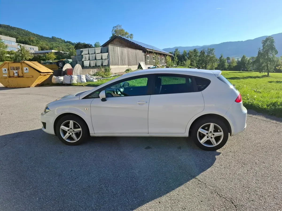 Seat Leon 2010 photo 3