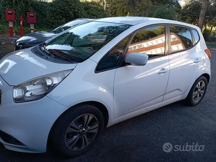 Kia Venga 2015 photo 3