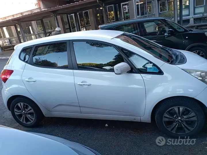 Kia Venga 2015 photo 4