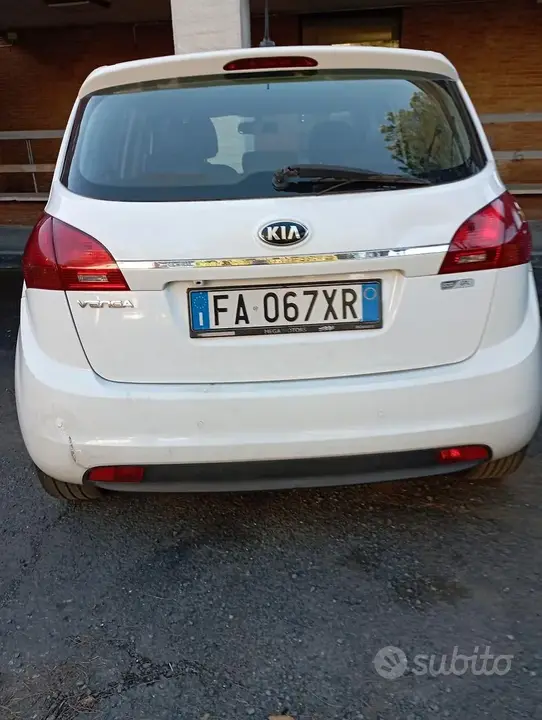 Kia Venga 2015 photo 2