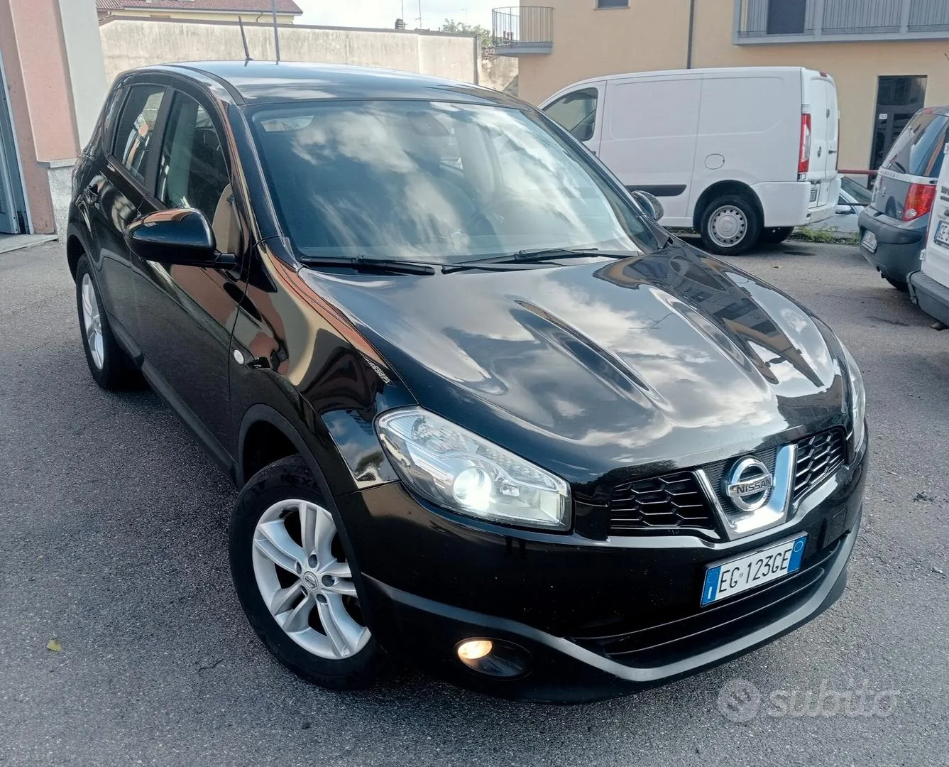 Nissan Qashqai 2011 photo 2