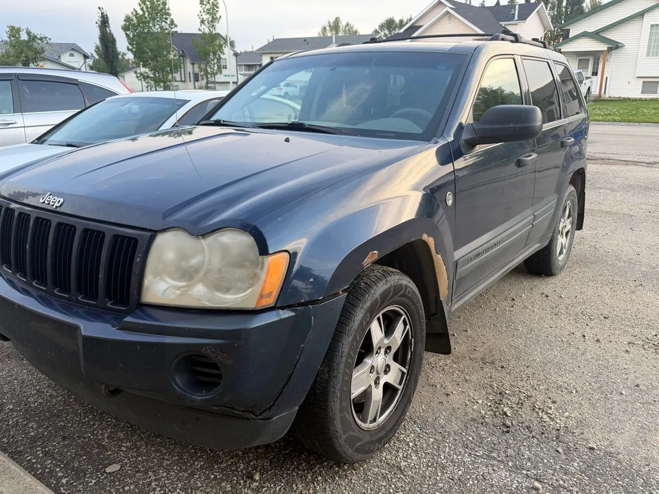 Jeep Grand Cherokee 2005 photo 2