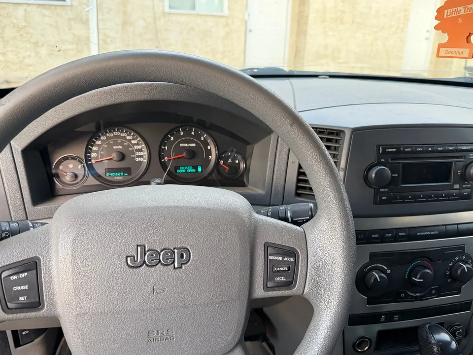 Jeep Grand Cherokee 2005 photo 5