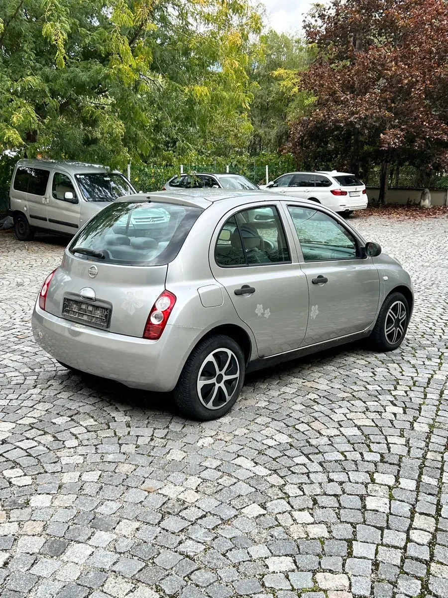 Nissan Micra 2004 photo 3
