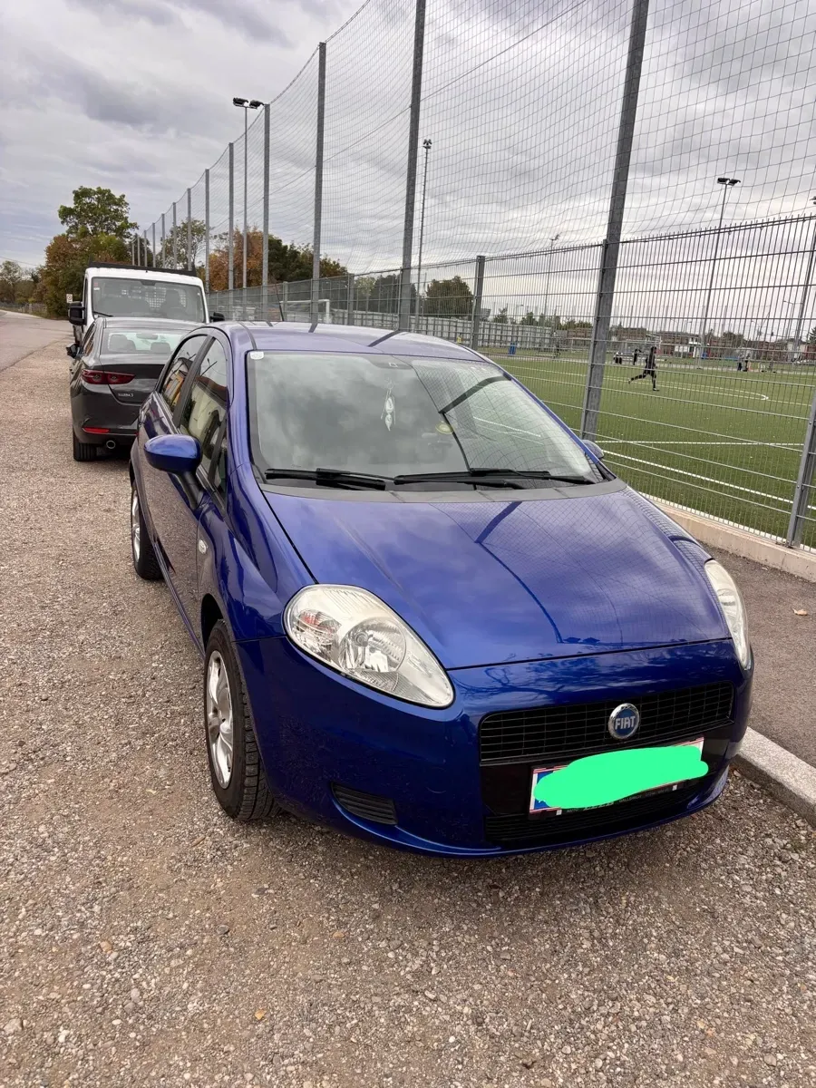 Fiat Grande Punto 2006 photo 2