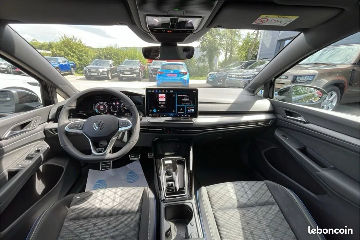 Volkswagen Golf 2026 photo 3