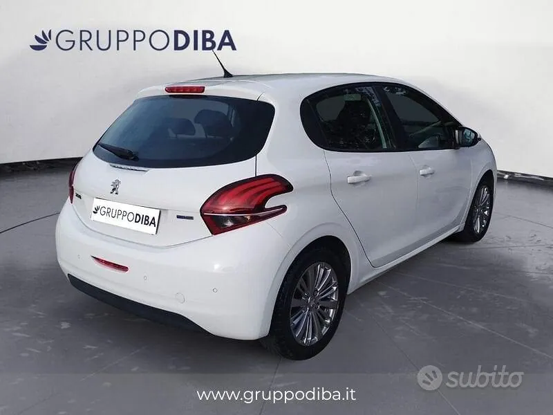 Peugeot 208 2017 photo 5