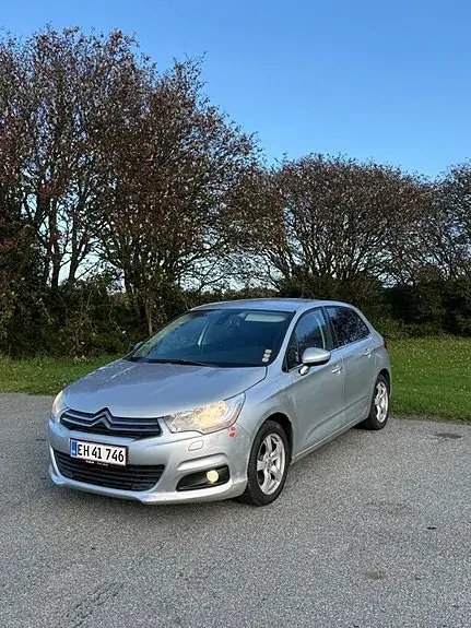 Citroen C4 2013 photo 2