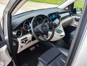 Mercedes-Benz V-Class 2023 photo 2