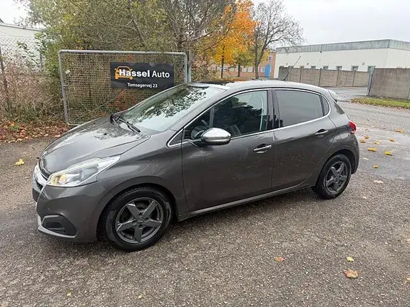 Peugeot 208 2018 photo 2