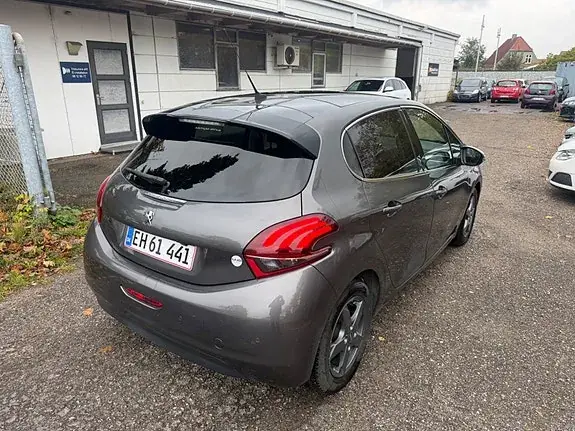 Peugeot 208 2018 photo 5