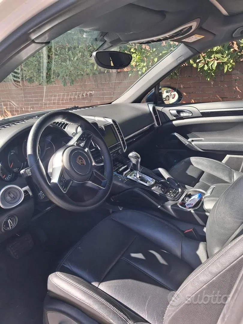 Porsche Cayenne 2015 photo 2