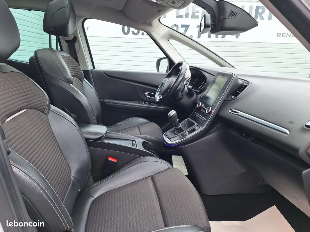 Renault Grand Scenic 2018 photo 2