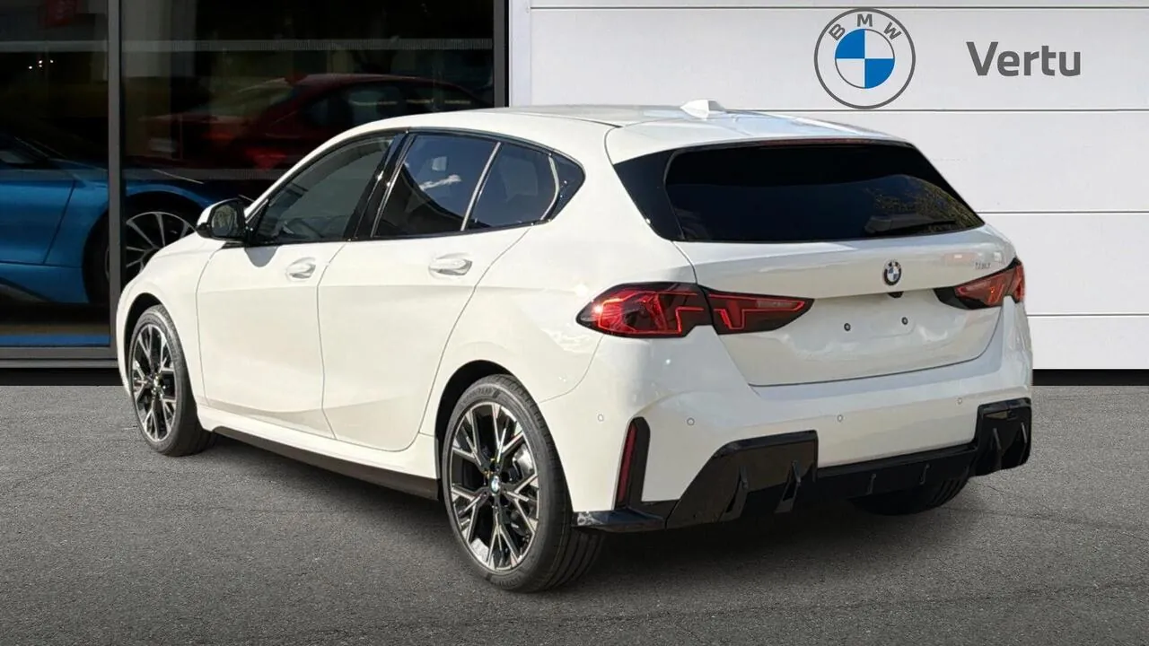 BMW 1 Series 2026 photo 3