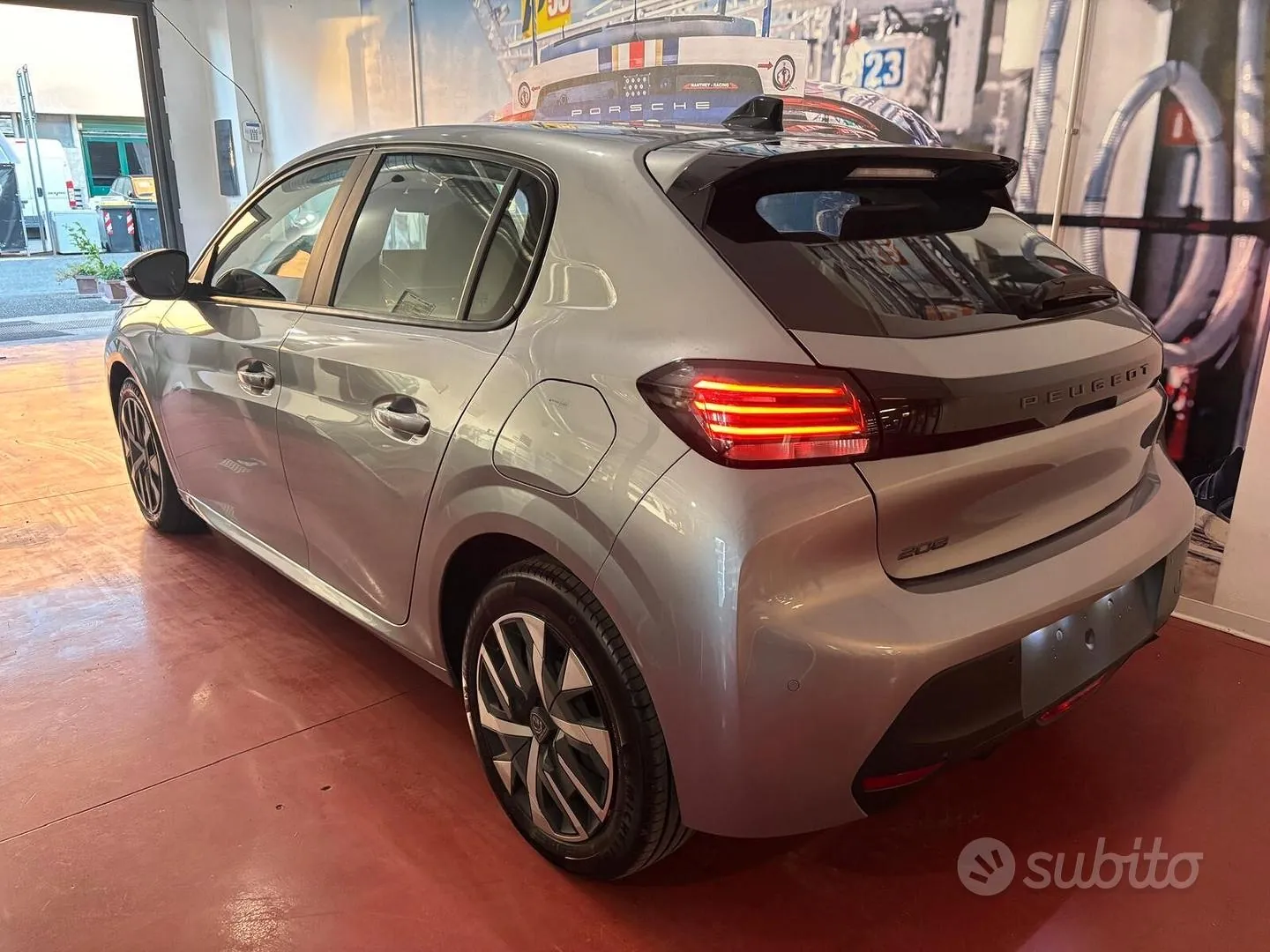 Peugeot 208 2024 photo 3