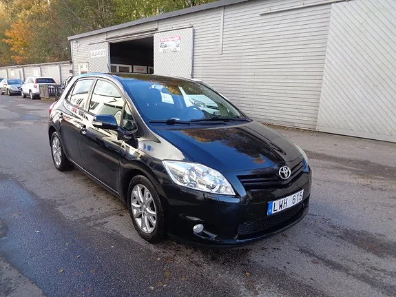 Toyota Auris 2011 photo 3