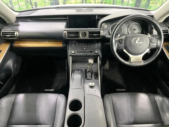 Lexus Is 2015 photo 2